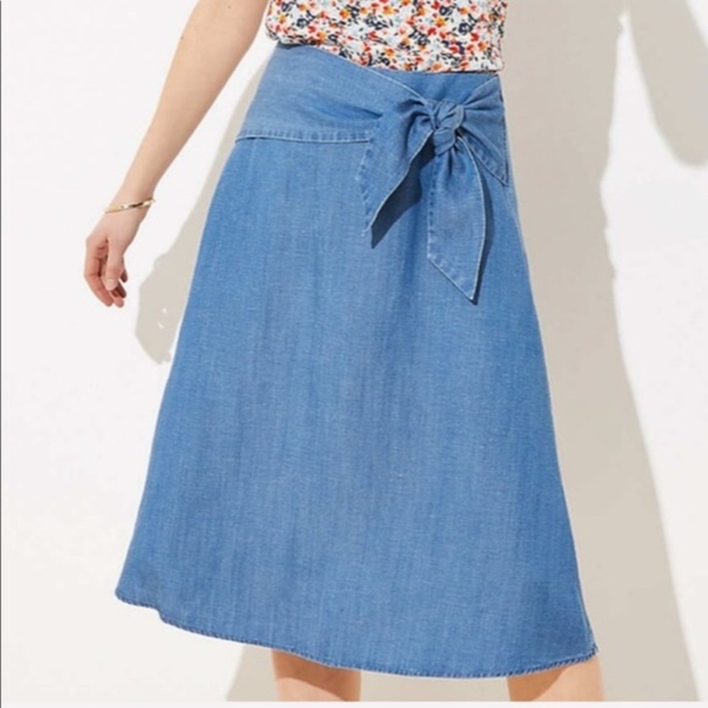 NWT LOFT Chambray Distressed Skirt Sz 4P
